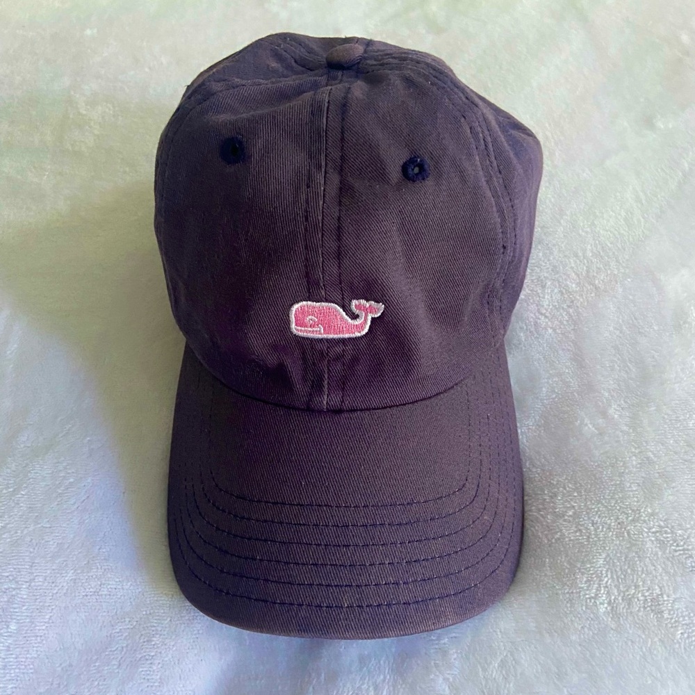 Women’s navy vineyard vines hat